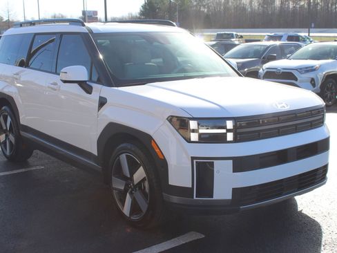 Used 2025 Hyundai Santa Fe Limited image 4