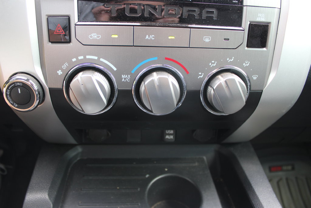 Used 2019 Toyota Tundra SR5 w/ SR5 Upgrade Package AWD/4WD image 30