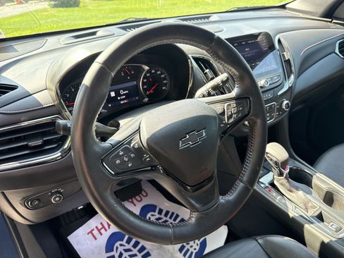 Used 2022 Chevrolet Equinox RS w/ RS Leather Package AWD/4WD image 16