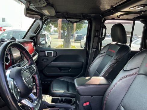 Used 2023 Jeep Wrangler Unlimited Rubicon AWD/4WD image 10
