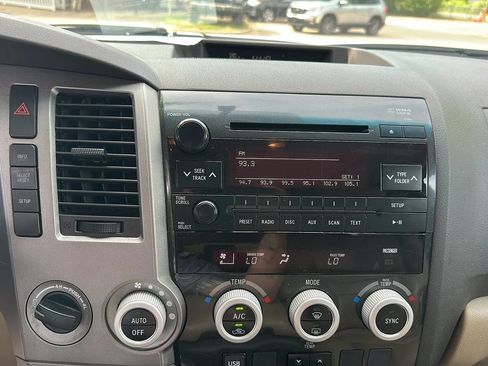 Used 2011 Toyota Sequoia SR5 AWD/4WD image 35