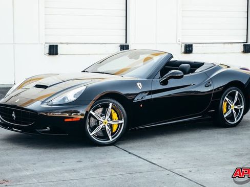 Used 2014 Ferrari California image 43