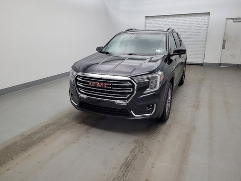 Used 2024 GMC Terrain SLT image 15