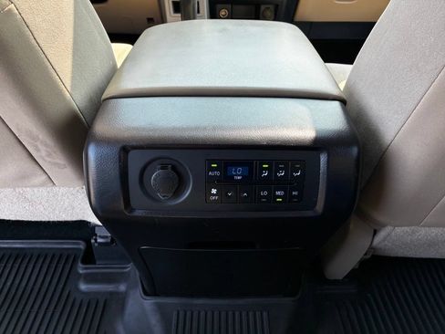 Used 2017 Toyota Sequoia SR5 AWD/4WD image 33