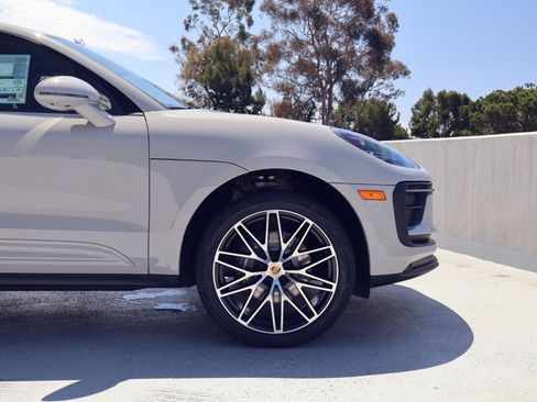 New 2026 Porsche Macan AWD/4WD image 11