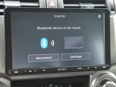 Used 2018 Toyota 4Runner SR5 AWD/4WD image 30