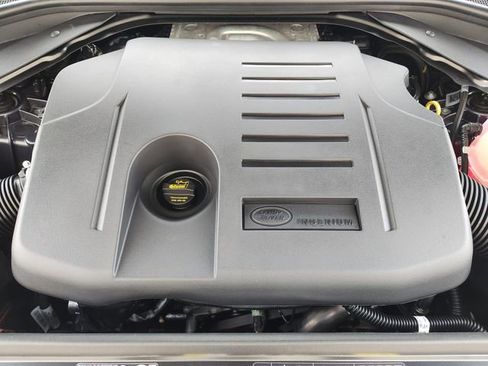 New 2026 Land Rover Range Rover Long Wheelbase SE image 21