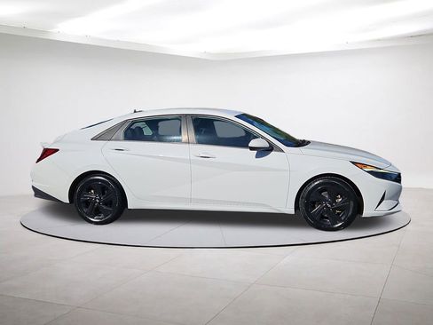 Used 2023 Hyundai Elantra SEL image 8