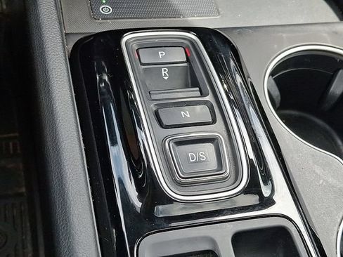 Used 2025 Honda Pilot Elite image 16