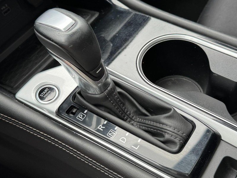 Used 2024 Nissan Altima 2.5 SV w/ SV Premium Package FWD image 19