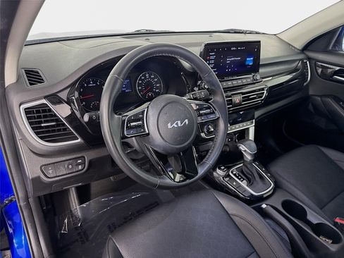 Certified 2023 Kia Seltos EX AWD/4WD image 9