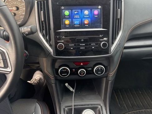 Used 2023 Subaru Crosstrek 2.0i Premium image 11