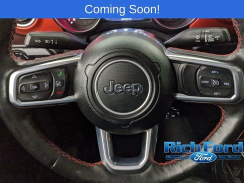 Used 2021 Jeep Gladiator Rubicon w/ Cold Weather Group image 17