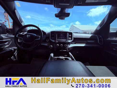 Used 2019 RAM 1500 Big Horn AWD/4WD image 11