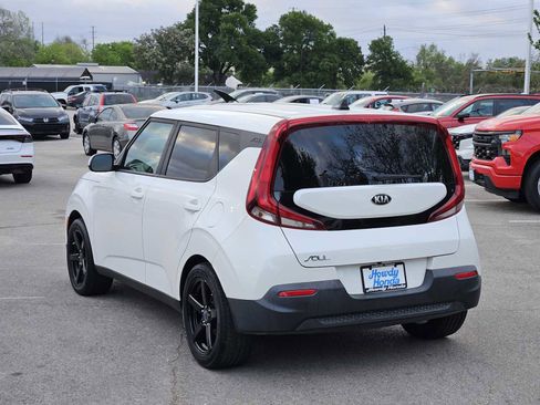 Used 2020 Kia Soul LX image 5