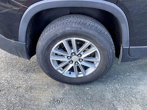 Used 2023 Chevrolet Traverse LT image 5