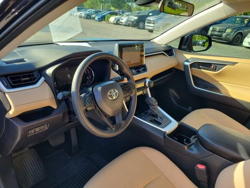 Certified 2025 Toyota RAV4 LE image 20