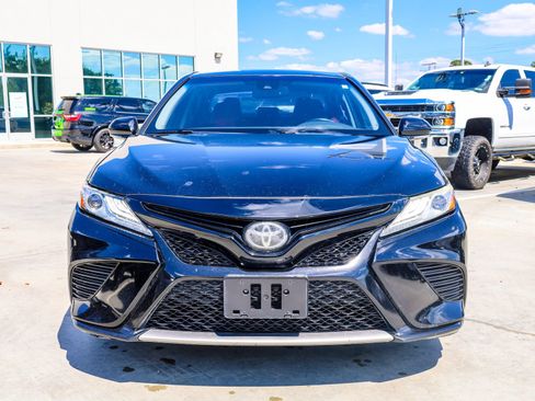 Used 2020 Toyota Camry XSE FWD image 3