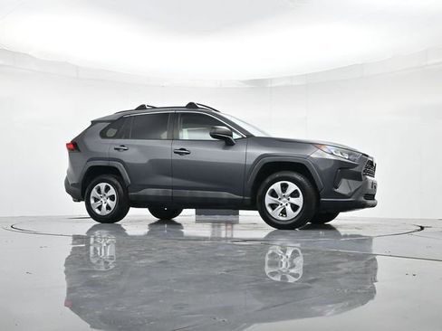 Used 2020 Toyota RAV4 LE image 32