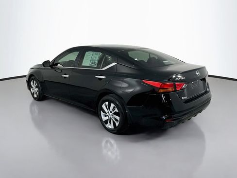 Used 2024 Nissan Altima 2.5 S FWD image 5