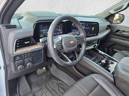 Used 2026 Chevrolet Suburban High Country RWD image 9