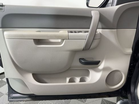 Used 2010 GMC Sierra 1500 SLE w/ Texas Edition image 12