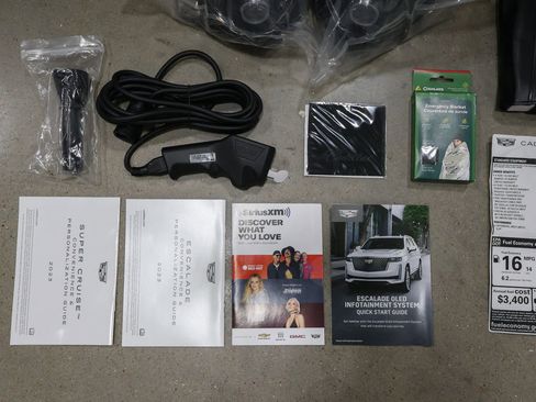 Used 2023 Cadillac Escalade Premium Luxury image 78