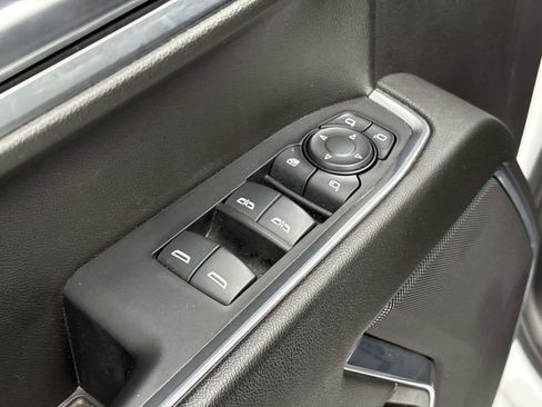 Certified 2024 GMC Sierra 1500 SLT image 15