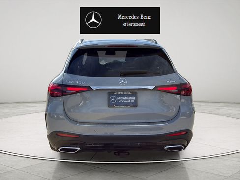 Used 2026 Mercedes-Benz GLC 300 4MATIC image 4