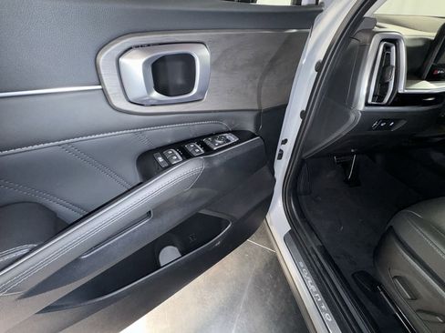 New 2025 Kia Sorento SX image 17