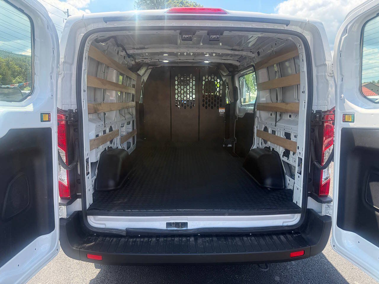 Used 2025 Ford Transit 250 Low Roof w/ Exterior Upgrade Package RWD image 7