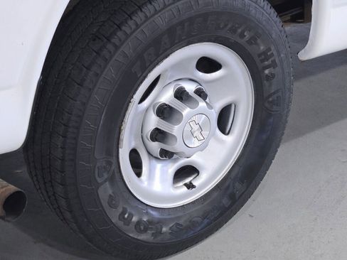 Used 2019 Chevrolet Express 3500 w/ Driver Convenience Package image 16