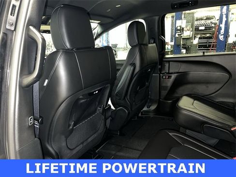 New 2026 Chrysler Pacifica Select image 16