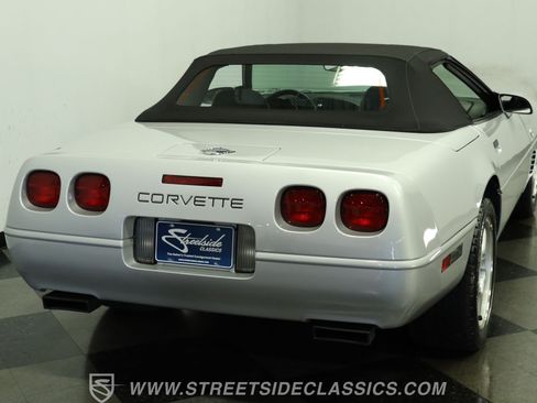 Used 1996 Chevrolet Corvette Convertible RWD image 10