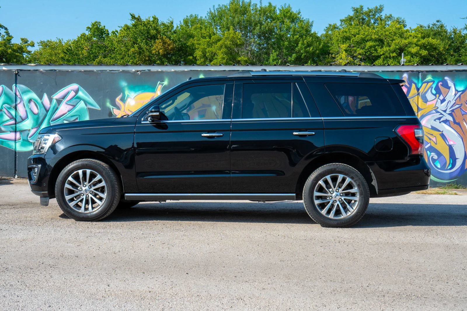 Used 2018 Ford Expedition Limited w/ Equipment Group 301A RWD image 6