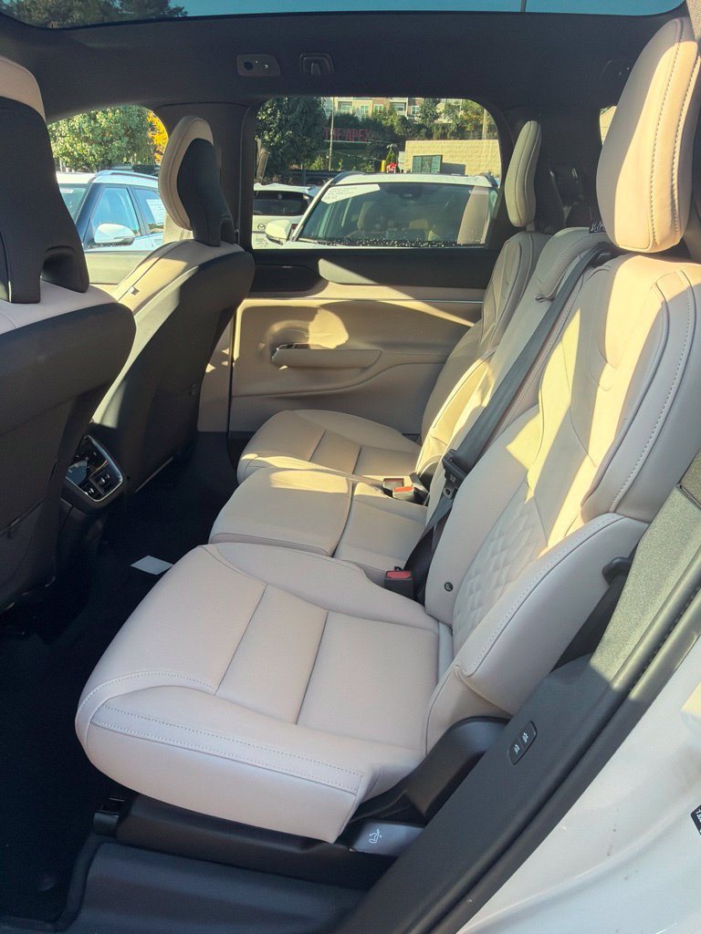 Certified 2025 Volvo EX90 Plus AWD/4WD image 9