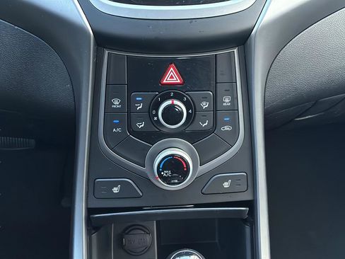 Used 2015 Hyundai Elantra Limited FWD image 22