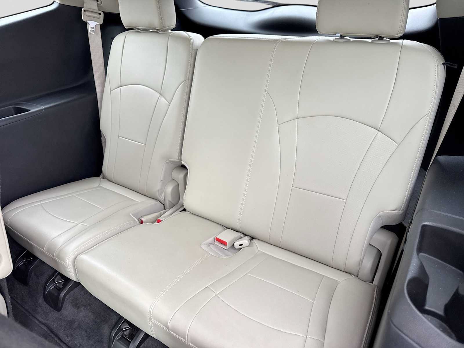 Used 2020 Buick Enclave Essence FWD image 30