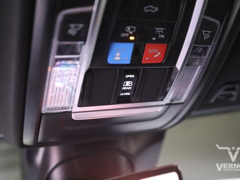 Used 2024 RAM 3500 Limited image 24