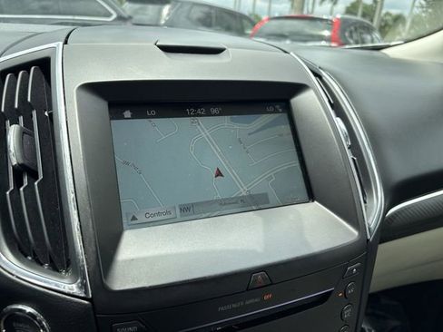 Used 2018 Ford Edge Titanium w/ Equipment Group 301A FWD image 16