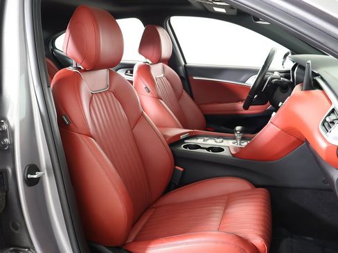 Used 2023 Genesis G70 2.0T w/ Sport Prestige Package image 33