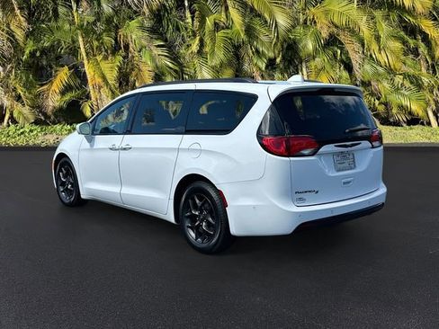 Used 2020 Chrysler Pacifica Touring-L Plus w/ Advanced Safetytec Group image 7