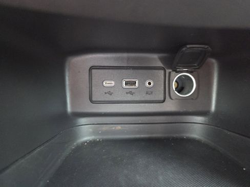 Used 2024 Chevrolet Equinox LT FWD image 9