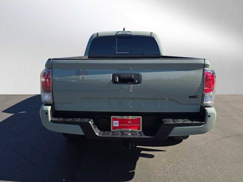 Used 2022 Toyota Tacoma TRD Sport image 4