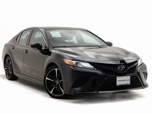 Used 2019 Toyota Camry XSE image 28