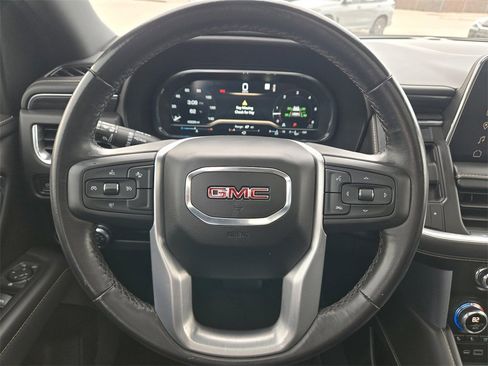 Used 2023 GMC Yukon SLT image 14