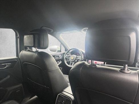 Used 2020 Porsche Macan image 20