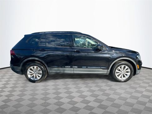 Used 2018 Volkswagen Tiguan S image 5