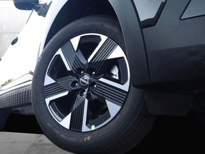 New 2026 Nissan Kicks SV w/ Cold Weather Package