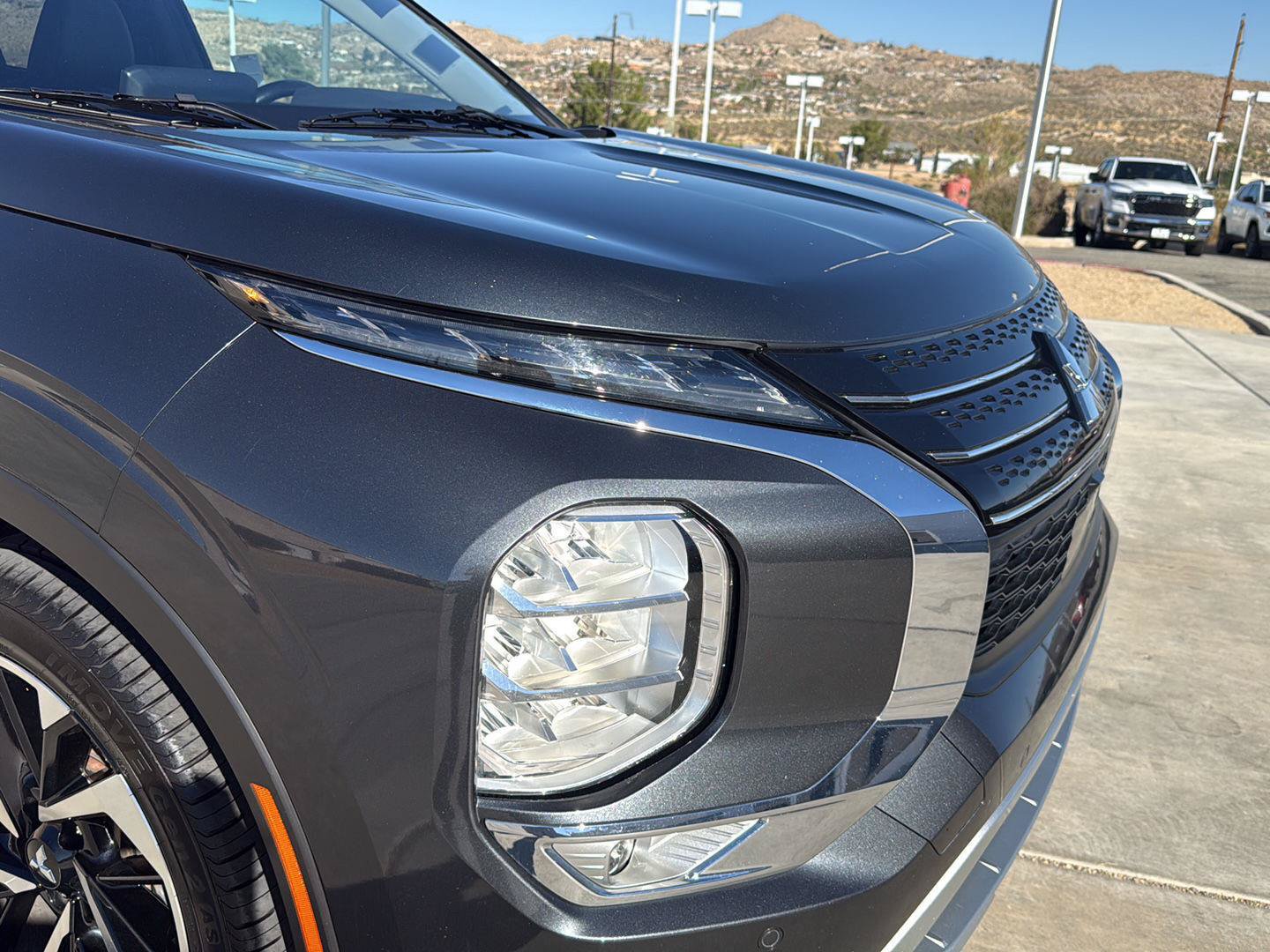 Used 2024 Mitsubishi Outlander FWD image 14